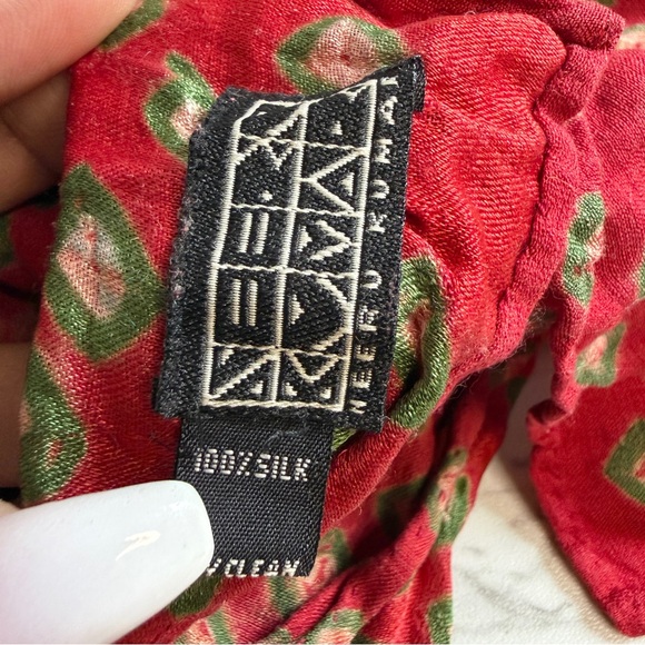 Neeru Kumar 90x20 inch 100% Silk Scarf - Picture 3 of 3